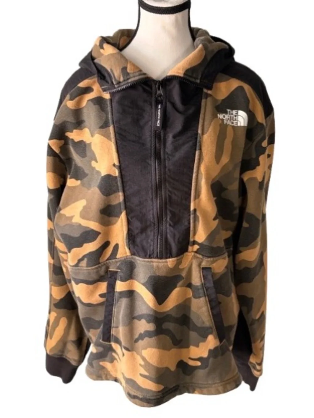 Men’s North Face Woodland Camo Graphic Fleece Hoodie; Half Zip Front. Sz-Small